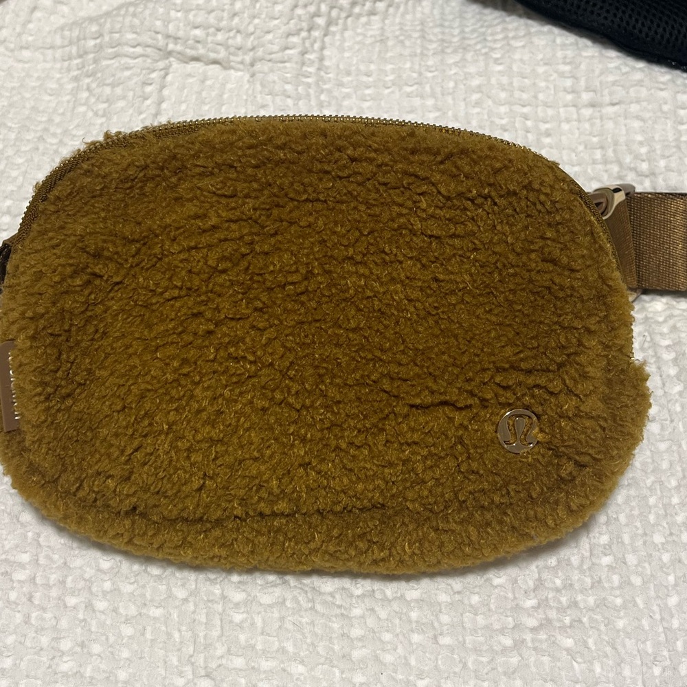 Lululemon Tan Sherpa Belt Bag